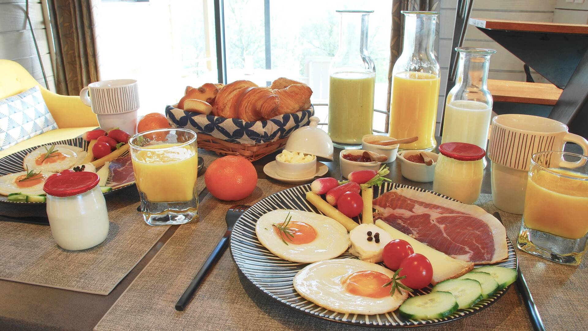 Breakfast, B&B Saga, Savignac-Mona, Lombez, Samatan, Savès, Gers, Gascogne, France
