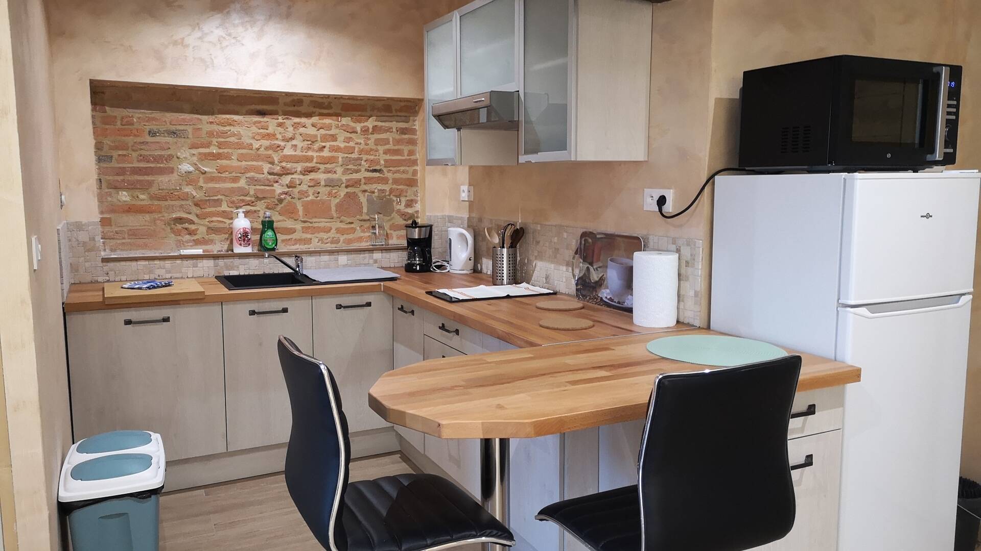 Studio Sud, Monblanc, Savès, Gers, Gascogne, France