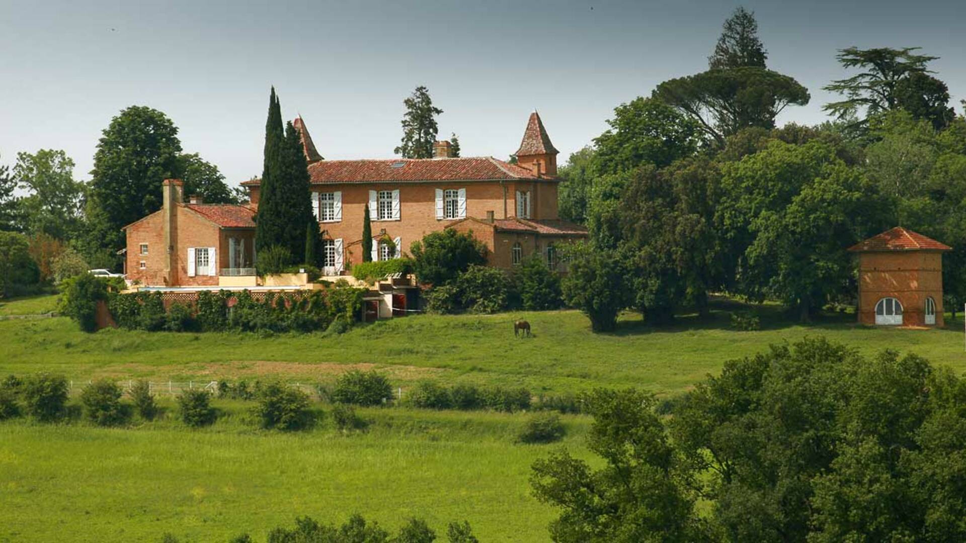 Domaine de Poussignan - Vue du château