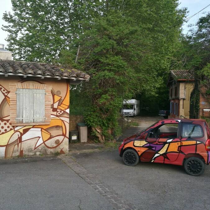 Lavoir et voiture, Street art, Lombez, Savès