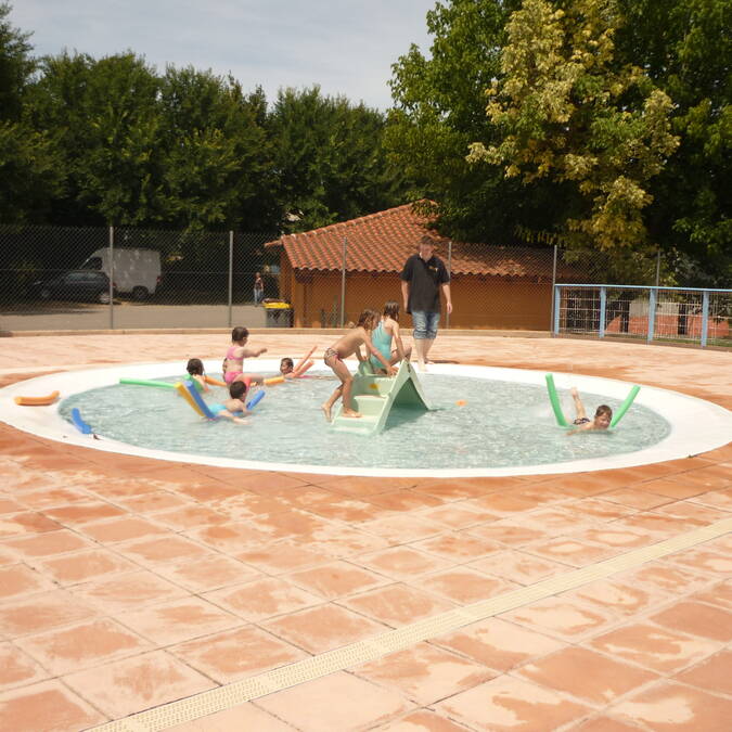Piscine, Samatan, Lombez, Savès, Gers, Gascogne, France.